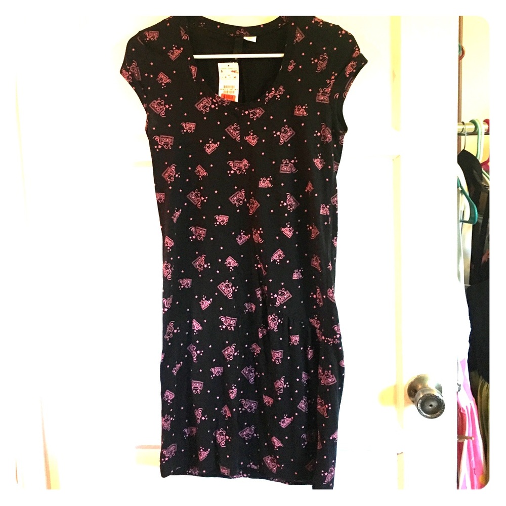 NWOT Black t-shirt dress pink cassette stars 6 H&M